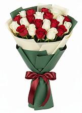 Букет Микс из красных и белых роз в Тимофеевке