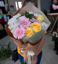 Букет цветов из:  Герберы, Розы и Хризантемы в Тимофеевке
