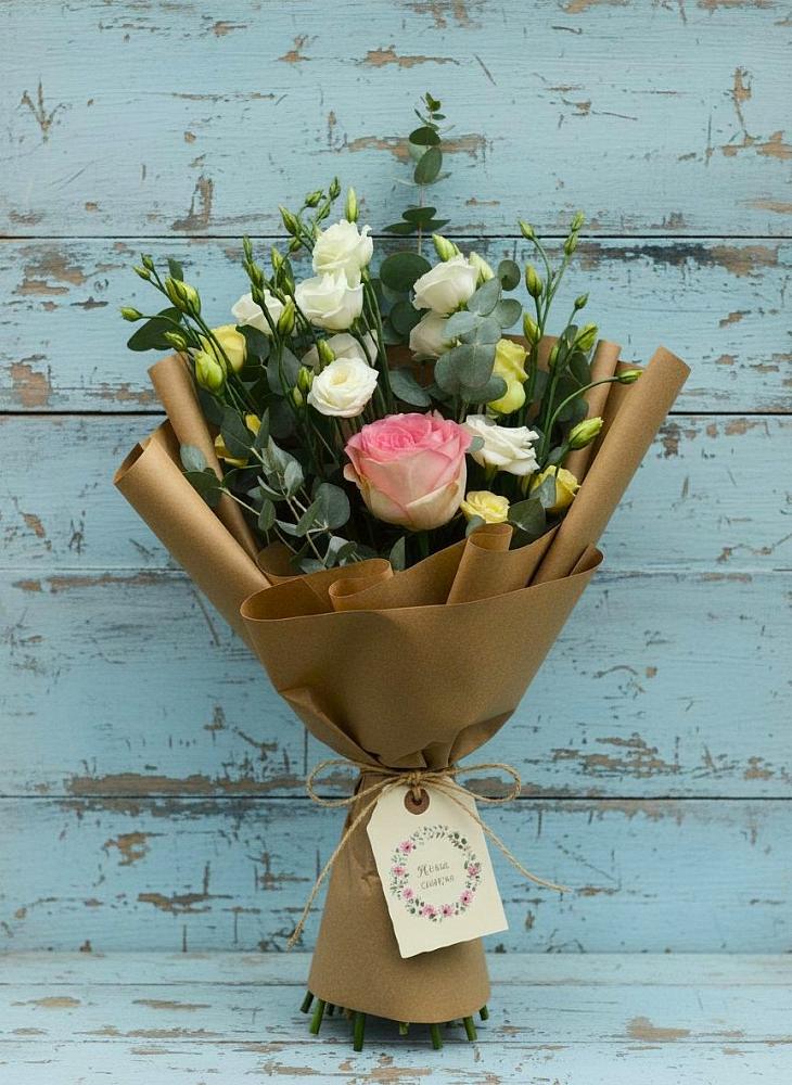 Букет цветов из: Розы и Лизиантусы в Тимофеевке