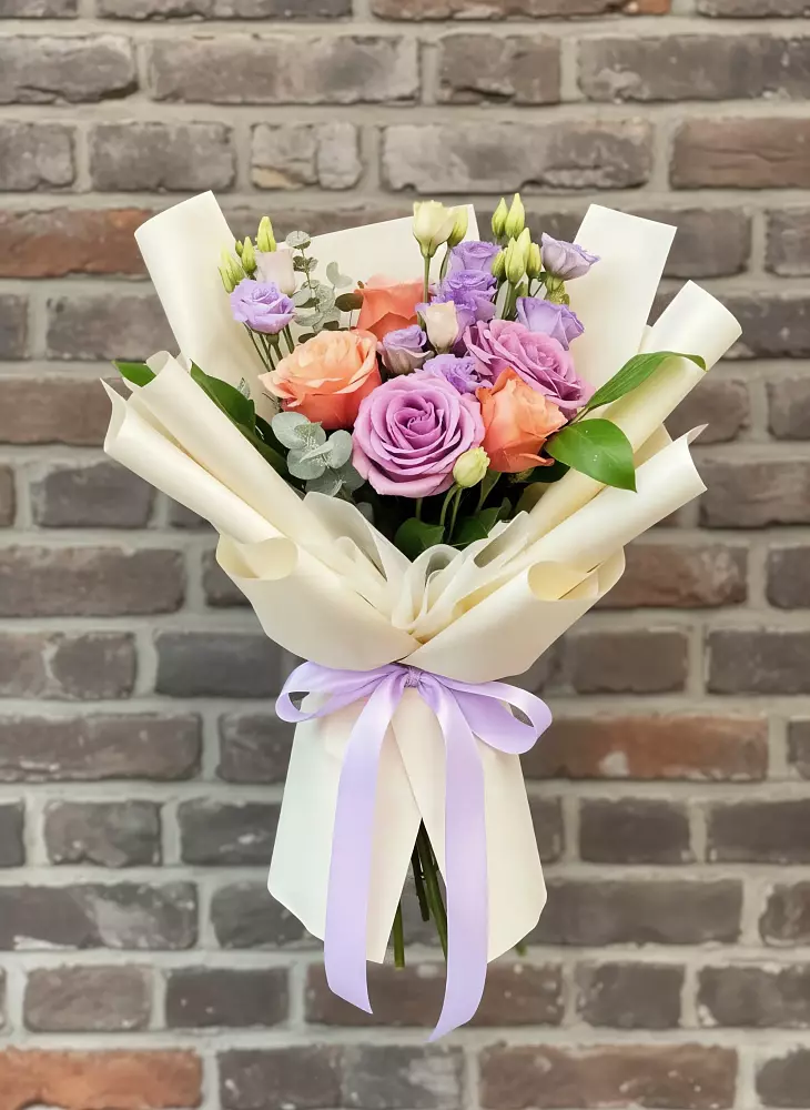 Букет цветов из: Лизиантусы и Розы в Тимофеевке