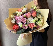 Букет цветов из:  Розы, Лизиантусы и Гвоздики #REPLACE_PRED# Тимофеевке