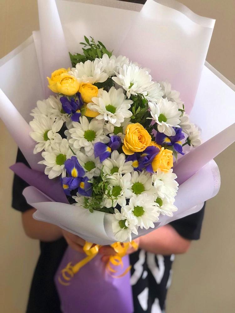 Букет цветов из: Ирисы, Хризантемы и Розы в Тимофеевке