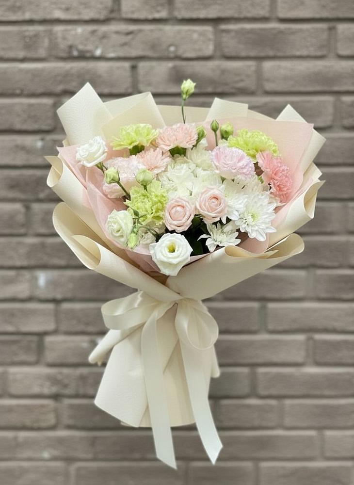 Букет цветов из: Гвоздики, Розы, Лизиантусы и Хризантемы в Тимофеевке