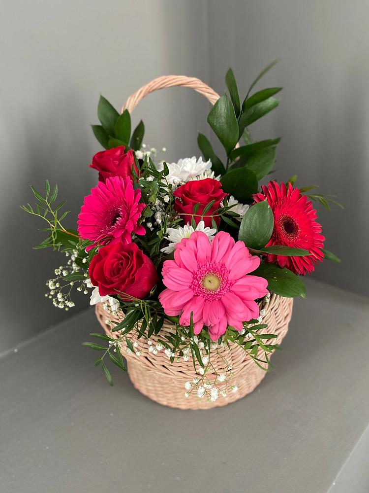 Цветочная композиция из Розы, Хризантемы и Герберы в корзине в Тимофеевке