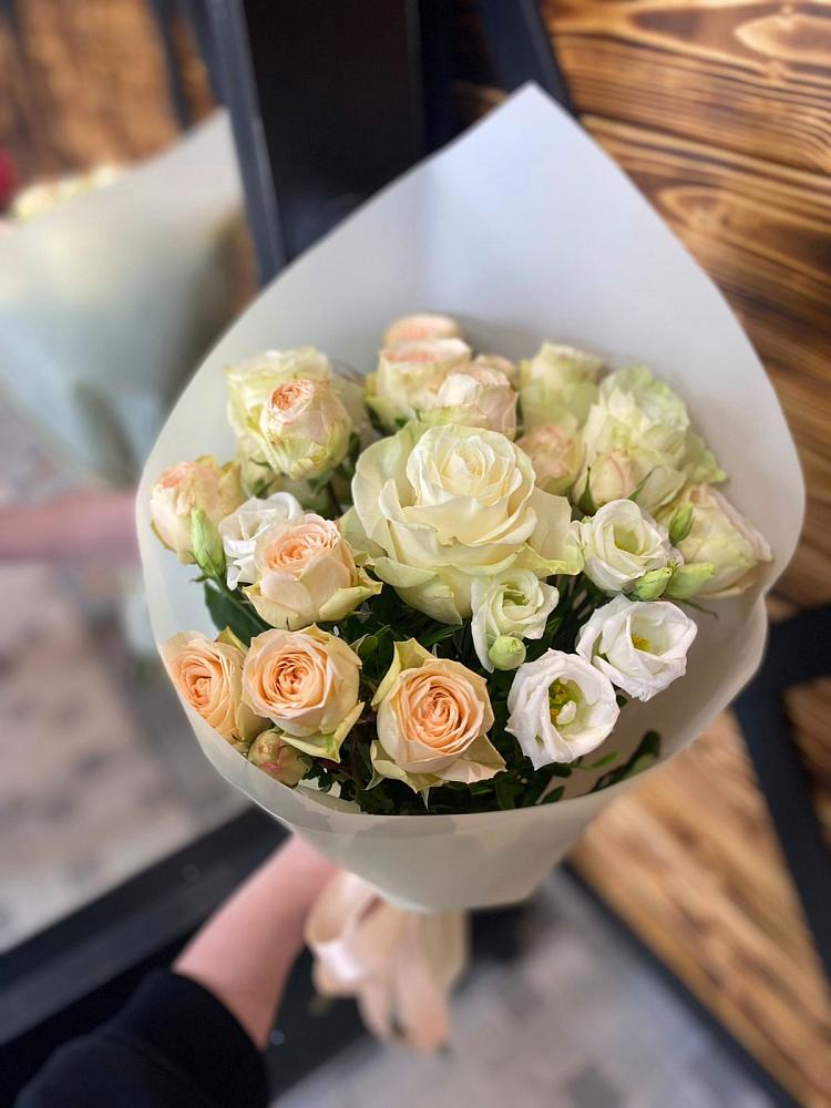 Букет цветов из: Розы и Лизиантусы в Тимофеевке